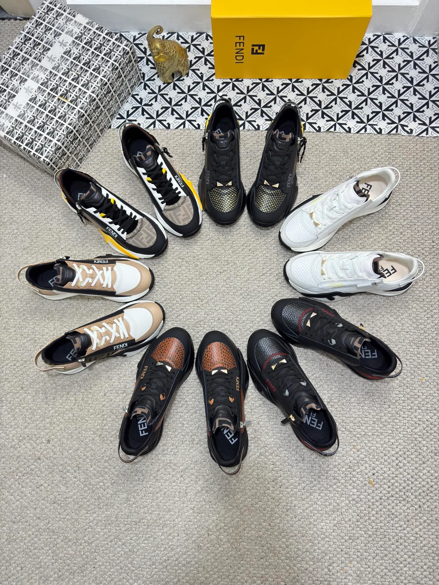 Men's men's shoes 💰520 [New style] 🦥🦥 Original quality - Fendi ◾️▫️F D🆕 Spring and summer new men's slip-on sneakers, with elastic straps, side zippers, and corrugated soles engraved with F. Embossed Fendi Flow lettering on the heel. Mixed material of high-tech fabric and black suede. FF graphic tongue. Ultra-light and wear-resistant EVA sole. Size: 38-44 (45 customized